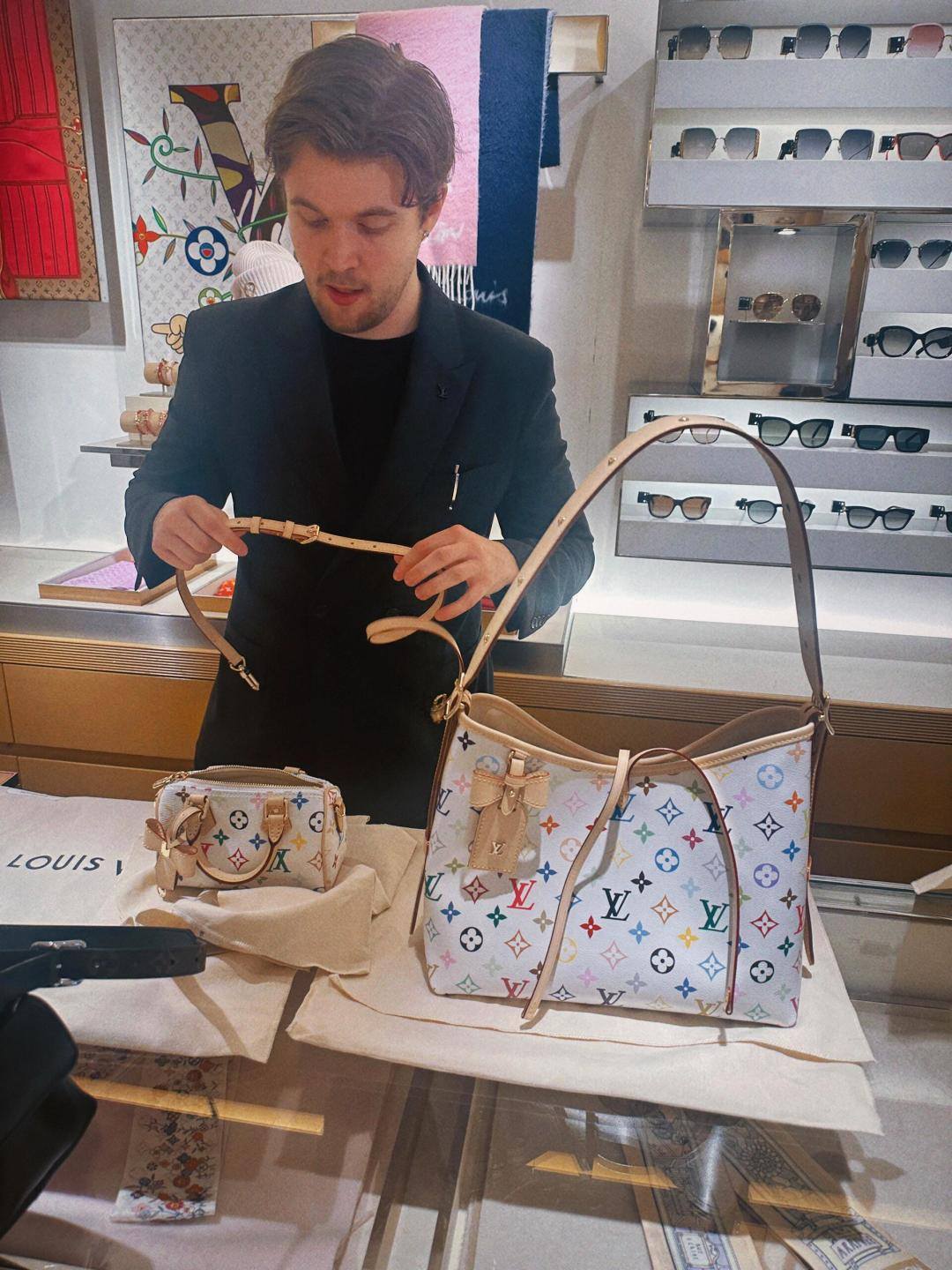 Shebag buys an Authentic Louis Vuitton Carryall white monogram bag(Oct 2025 updated)-بهترين معيار جي جعلي لوئس ويٽون بيگ آن لائين اسٽور، ريپليڪا ڊيزائنر بيگ ru