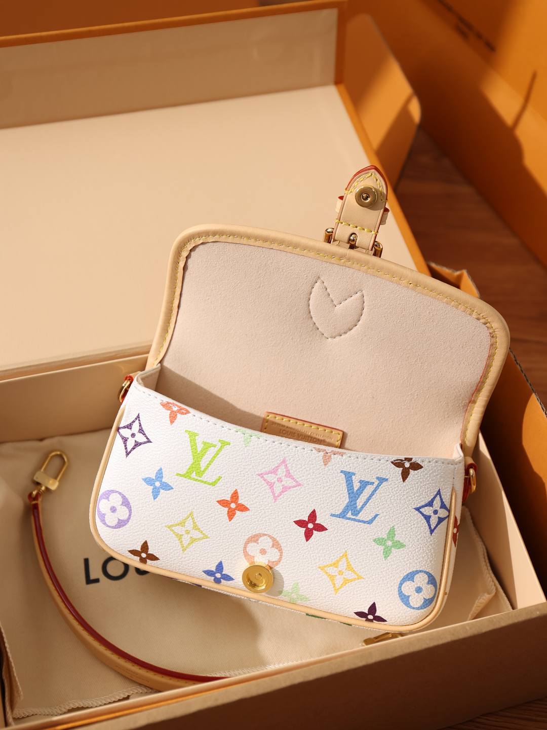 白三彩 Diana-Best Quality Fake Louis Vuitton Bag Online Store, Replica designer bag ru