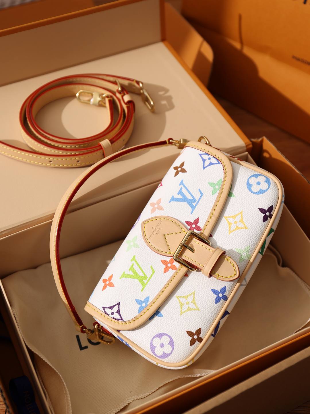白三彩 Diana-Best Quality Fake Louis Vuitton Bag Online Store, Replica designer bag ru