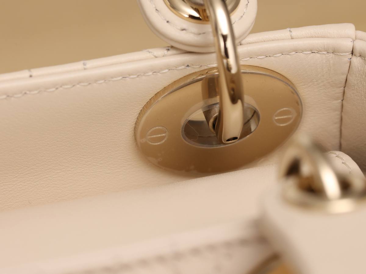 Shebag Super replica Lady Dior bag in beige review(Oct 2025 updated)-Umgangatho ogqwesileyo woMgangatho weFake weLouis Vuitton kwiVenkile ye-Intanethi, ibhegi yomyili weReplica ru