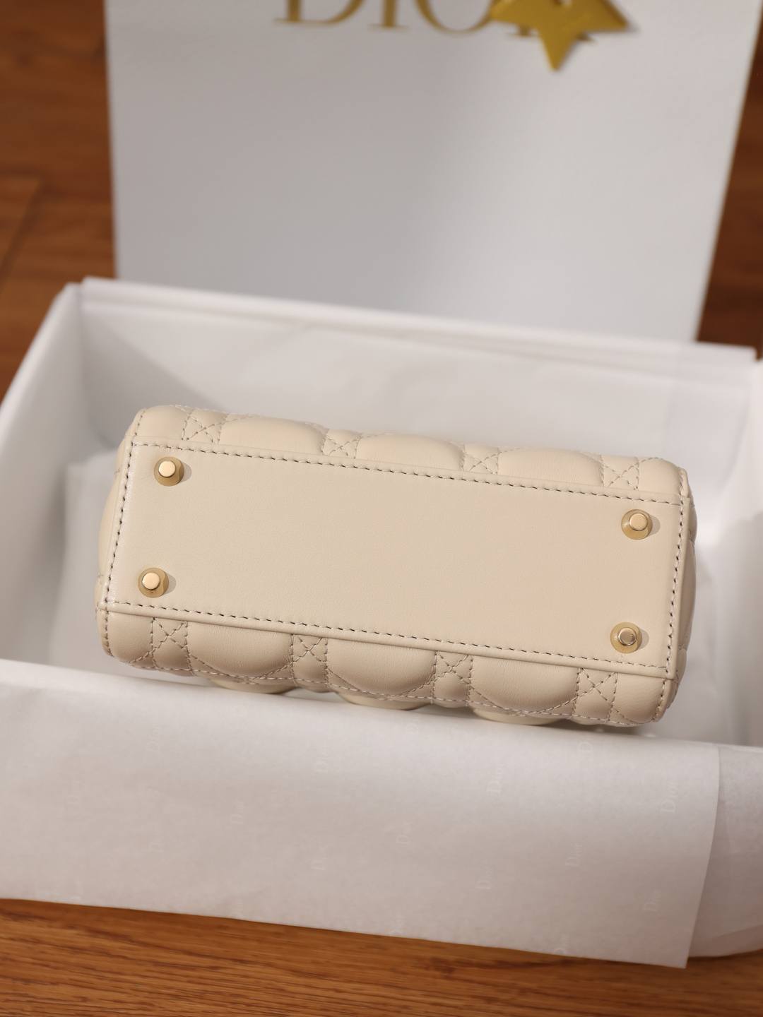 Shebag Super replica Lady Dior bag in beige review(Oct 2025 updated)-Umgangatho ogqwesileyo woMgangatho weFake weLouis Vuitton kwiVenkile ye-Intanethi, ibhegi yomyili weReplica ru