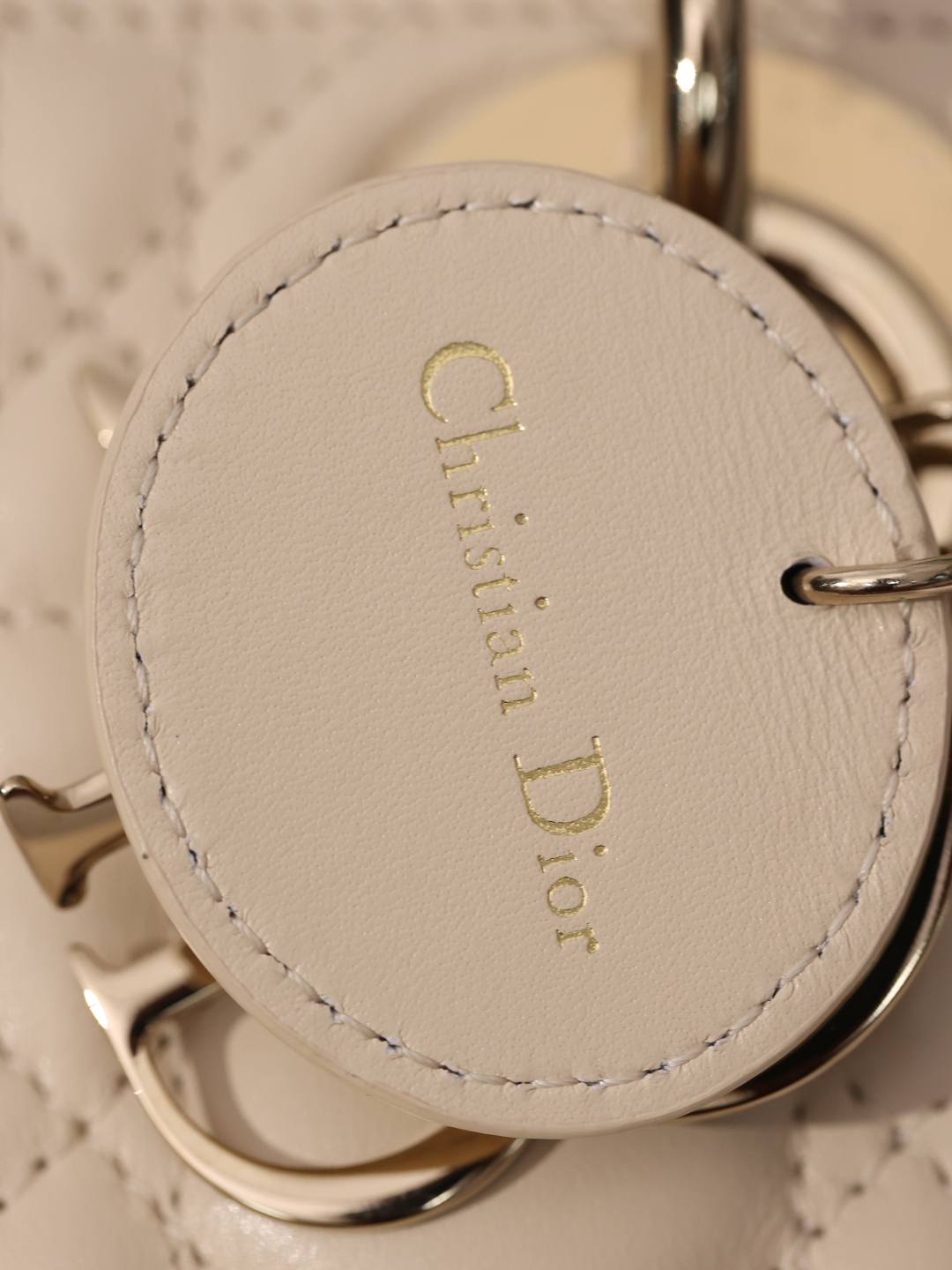 Shebag Super replica Lady Dior bag in beige review(Oct 2025 updated)-Umgangatho ogqwesileyo woMgangatho weFake weLouis Vuitton kwiVenkile ye-Intanethi, ibhegi yomyili weReplica ru