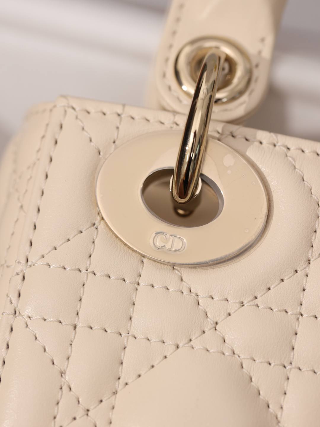 Shebag Super replica Lady Dior bag in beige review(Oct 2025 updated)-Umgangatho ogqwesileyo woMgangatho weFake weLouis Vuitton kwiVenkile ye-Intanethi, ibhegi yomyili weReplica ru