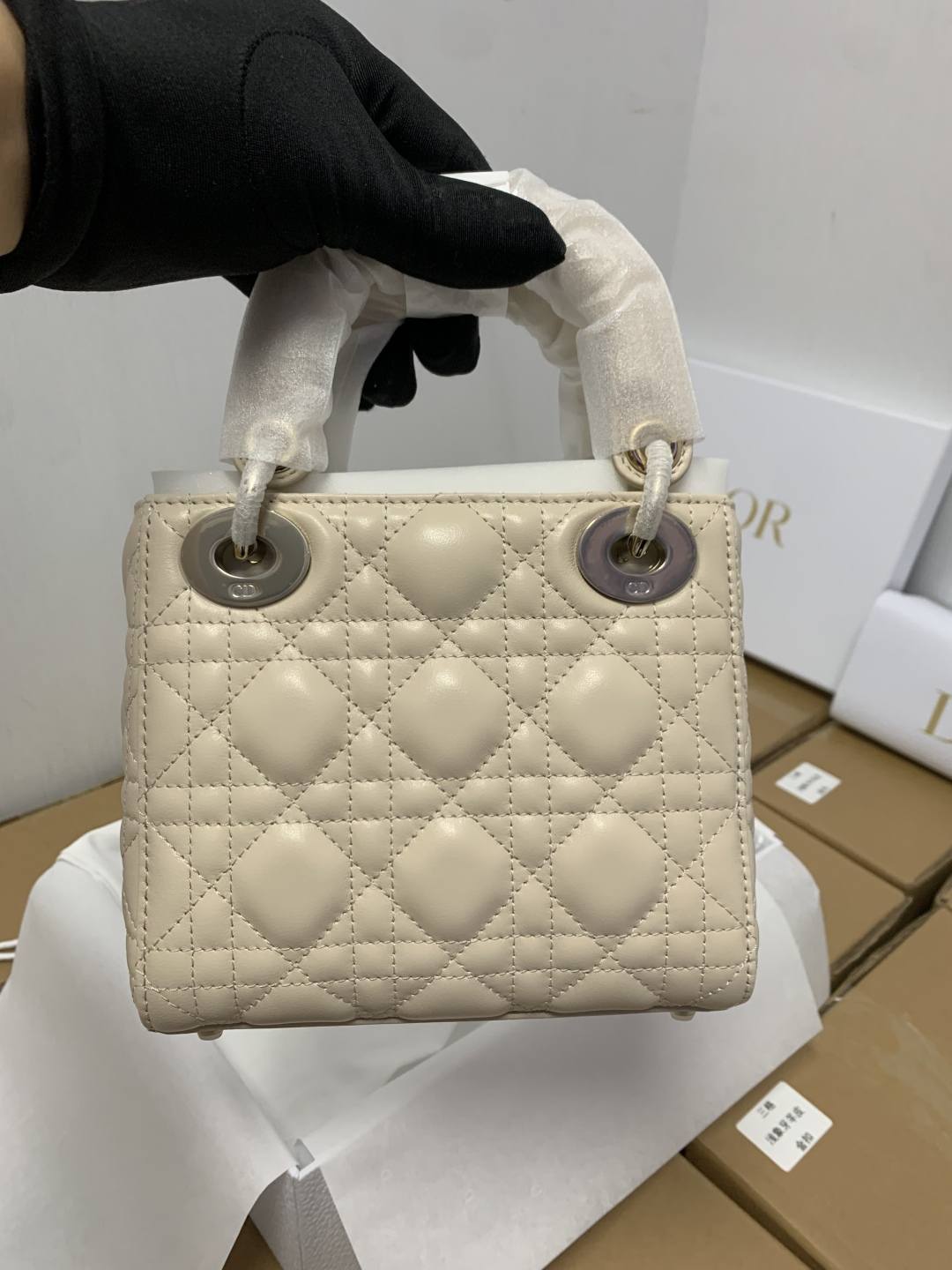Shebag Super replica Lady Dior bag in beige review(Oct 2025 updated)-Umgangatho ogqwesileyo woMgangatho weFake weLouis Vuitton kwiVenkile ye-Intanethi, ibhegi yomyili weReplica ru