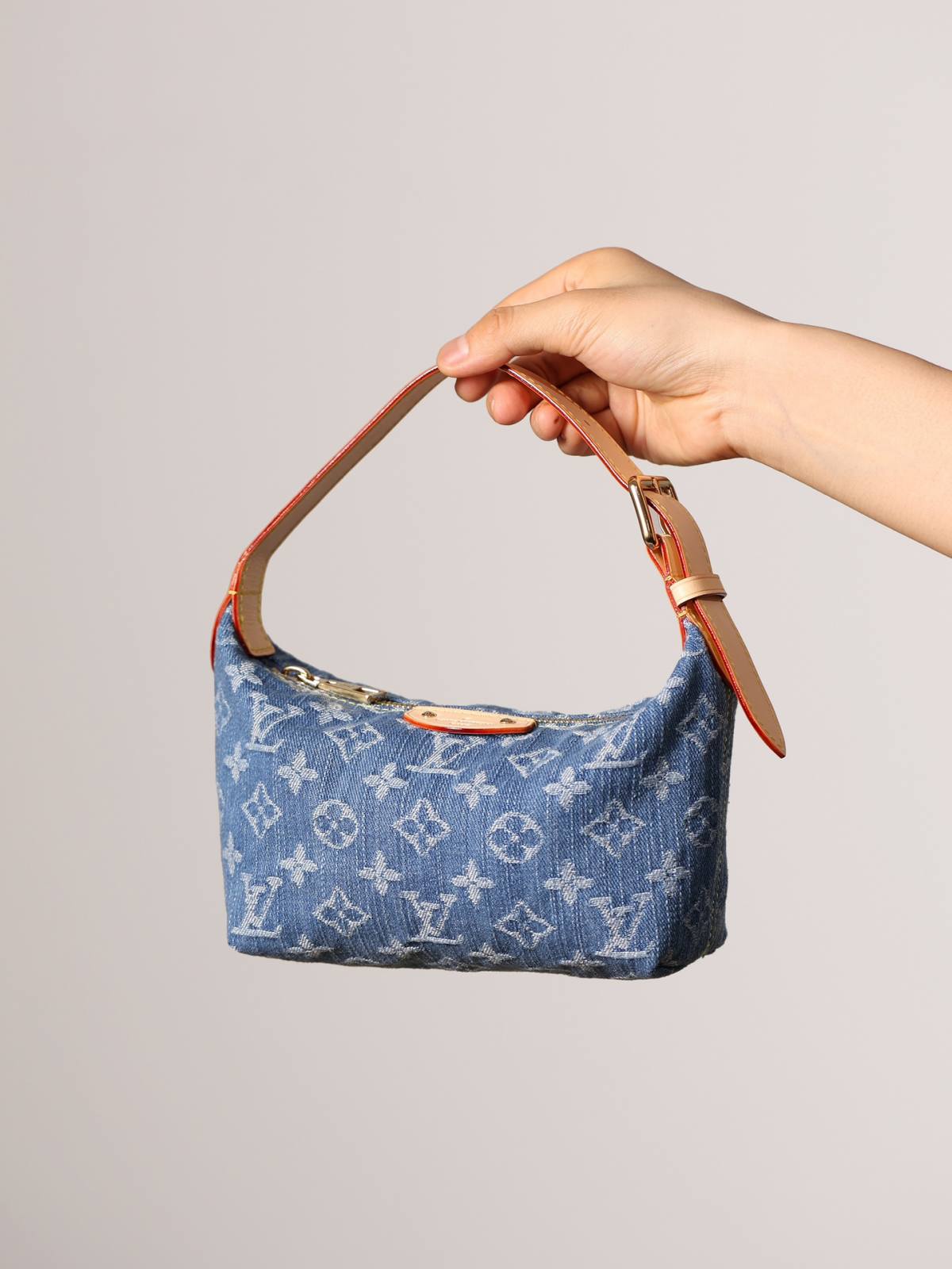 Hills pochette LV M82949-ਵਧੀਆ ਕੁਆਲਿਟੀ ਨਕਲੀ ਲੁਈਸ ਵਿਟਨ ਬੈਗ ਔਨਲਾਈਨ ਸਟੋਰ, ਰਿਪਲੀਕਾ ਡਿਜ਼ਾਈਨਰ ਬੈਗ ru