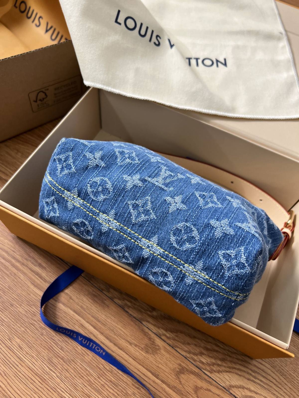 Hills pochette LV M82949-ਵਧੀਆ ਕੁਆਲਿਟੀ ਨਕਲੀ ਲੁਈਸ ਵਿਟਨ ਬੈਗ ਔਨਲਾਈਨ ਸਟੋਰ, ਰਿਪਲੀਕਾ ਡਿਜ਼ਾਈਨਰ ਬੈਗ ru