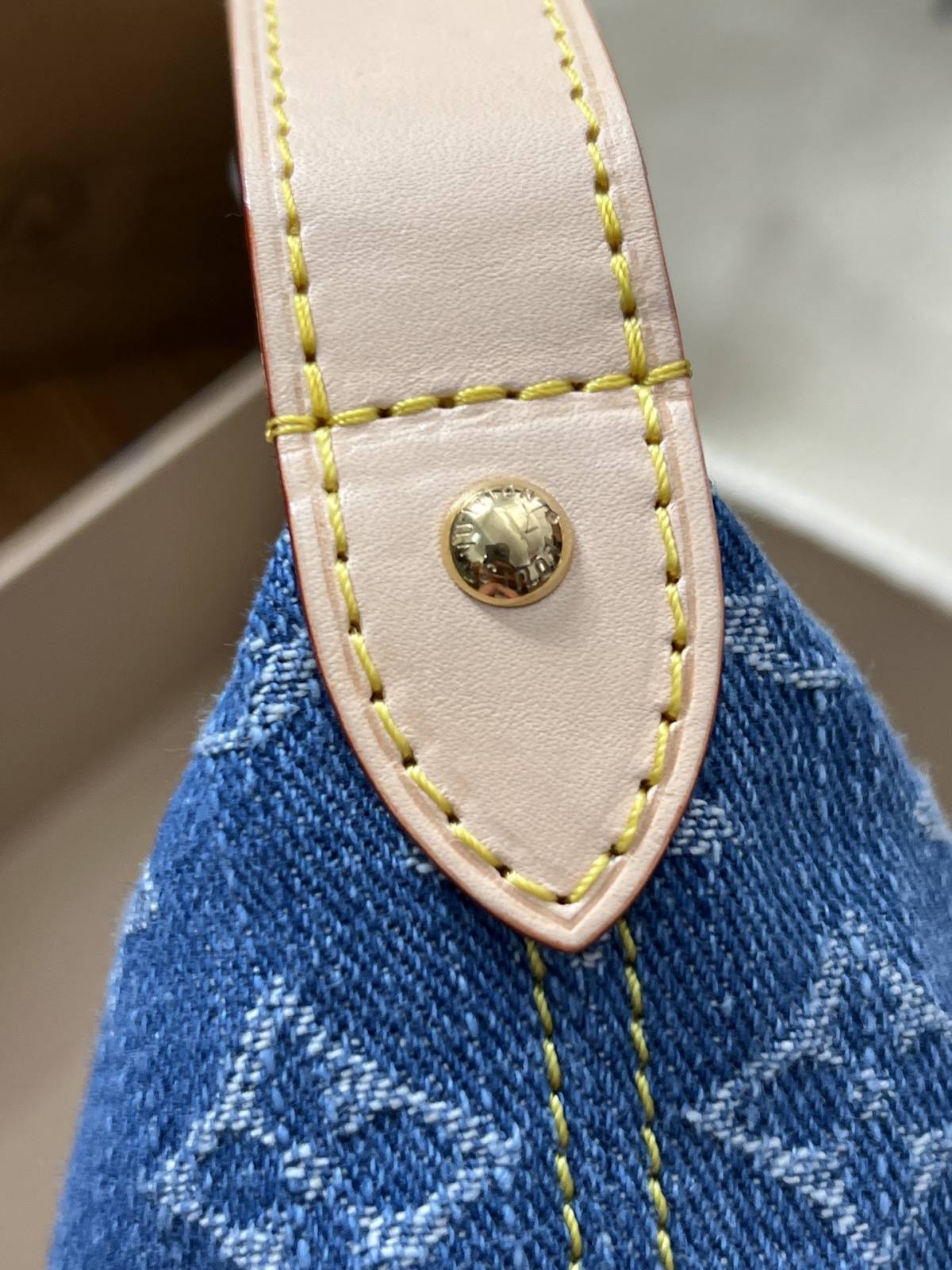 Hills pochette LV M82949-ਵਧੀਆ ਕੁਆਲਿਟੀ ਨਕਲੀ ਲੁਈਸ ਵਿਟਨ ਬੈਗ ਔਨਲਾਈਨ ਸਟੋਰ, ਰਿਪਲੀਕਾ ਡਿਜ਼ਾਈਨਰ ਬੈਗ ru