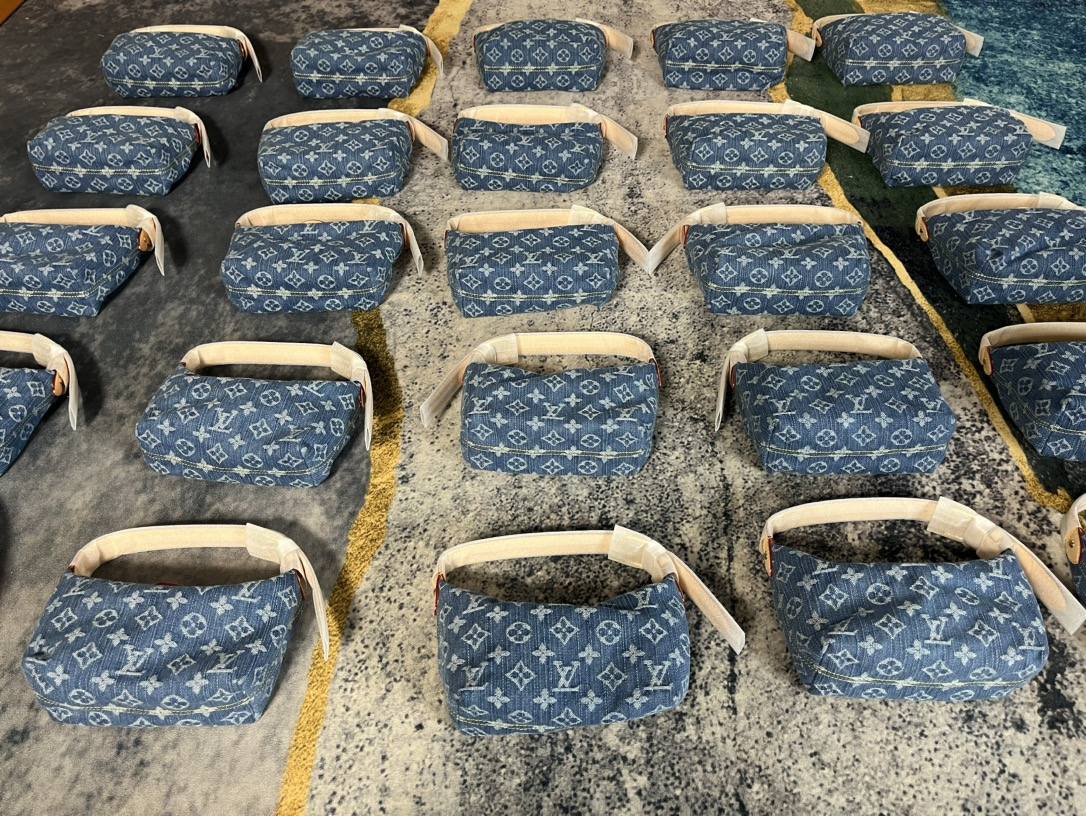 Hills pochette LV M82949-ਵਧੀਆ ਕੁਆਲਿਟੀ ਨਕਲੀ ਲੁਈਸ ਵਿਟਨ ਬੈਗ ਔਨਲਾਈਨ ਸਟੋਰ, ਰਿਪਲੀਕਾ ਡਿਜ਼ਾਈਨਰ ਬੈਗ ru