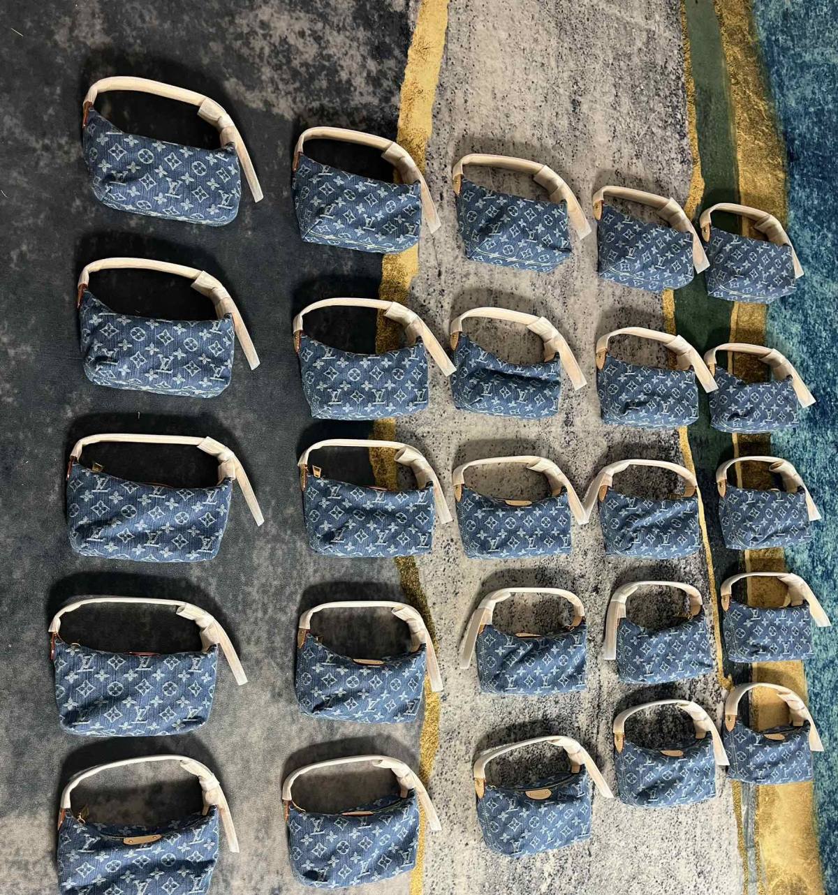 Hills pochette LV M82949-ਵਧੀਆ ਕੁਆਲਿਟੀ ਨਕਲੀ ਲੁਈਸ ਵਿਟਨ ਬੈਗ ਔਨਲਾਈਨ ਸਟੋਰ, ਰਿਪਲੀਕਾ ਡਿਜ਼ਾਈਨਰ ਬੈਗ ru