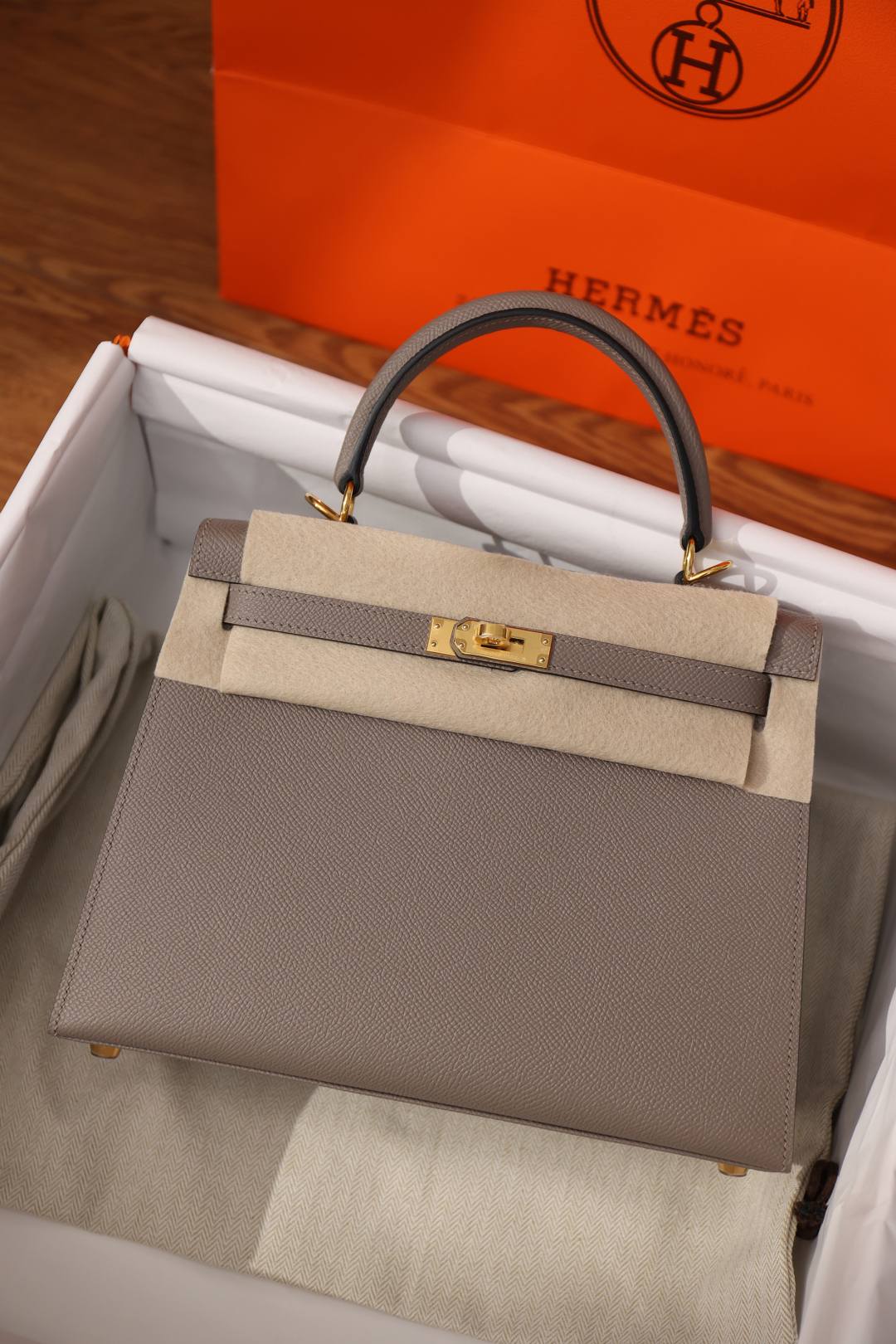 Shebag fully handmade Hermes Kelly 25 bag in grey Epsom(Nov 2025 updated)-Best Quality Fake Louis Vuitton Bag Online Store, Replica designer bag ru Shebag fully handmade Hermes Kelly 25 bag in grey Epsom(Nov 2025 updated)-Best Quality Fake Louis Vuitton Bag Online Store, Replica designer bag ru