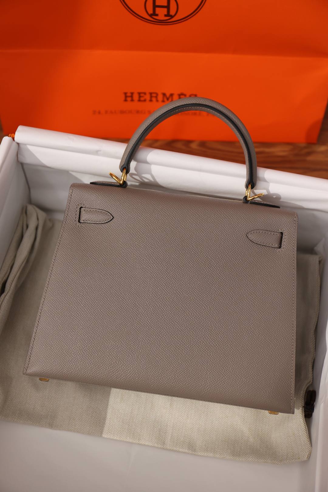 Shebag fully handmade Hermes Kelly 25 bag in grey Epsom(Nov 2025 updated)-Best Quality Fake Louis Vuitton Bag Online Store, Replica designer bag ru Shebag fully handmade Hermes Kelly 25 bag in grey Epsom(Nov 2025 updated)-Best Quality Fake Louis Vuitton Bag Online Store, Replica designer bag ru