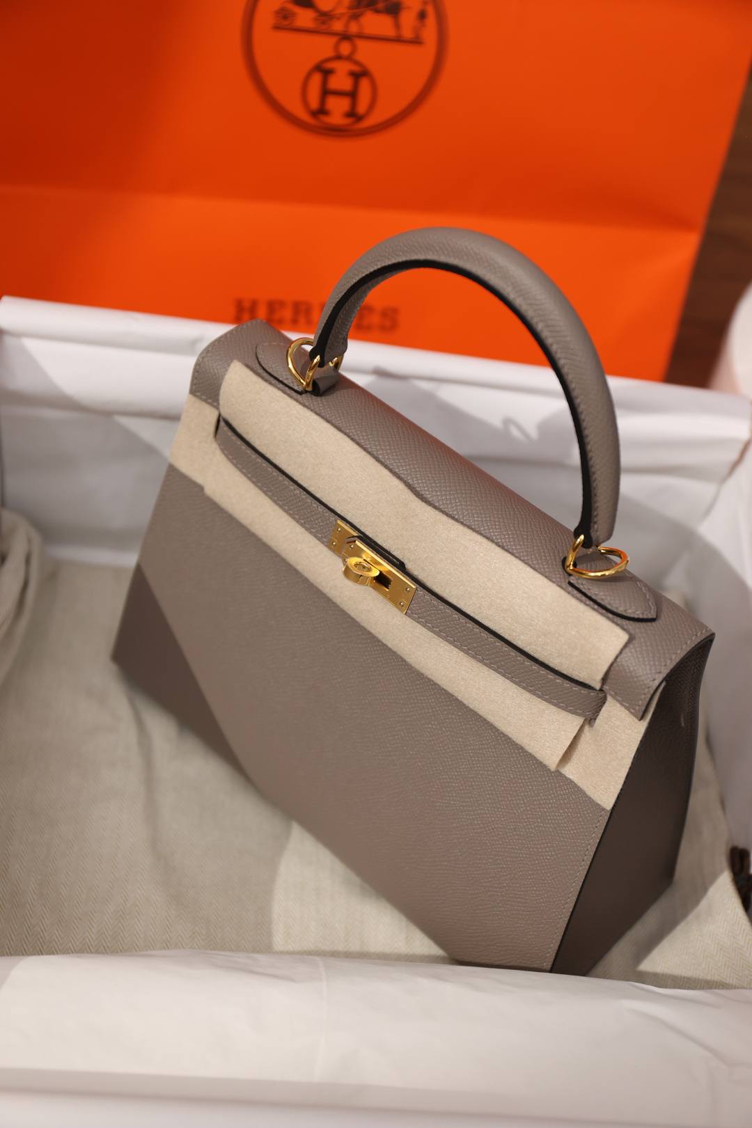 Shebag fully handmade Hermes Kelly 25 bag in grey Epsom(Nov 2025 updated)-Best Quality Fake Louis Vuitton Bag Online Store, Replica designer bag ru Shebag fully handmade Hermes Kelly 25 bag in grey Epsom(Nov 2025 updated)-Best Quality Fake Louis Vuitton Bag Online Store, Replica designer bag ru