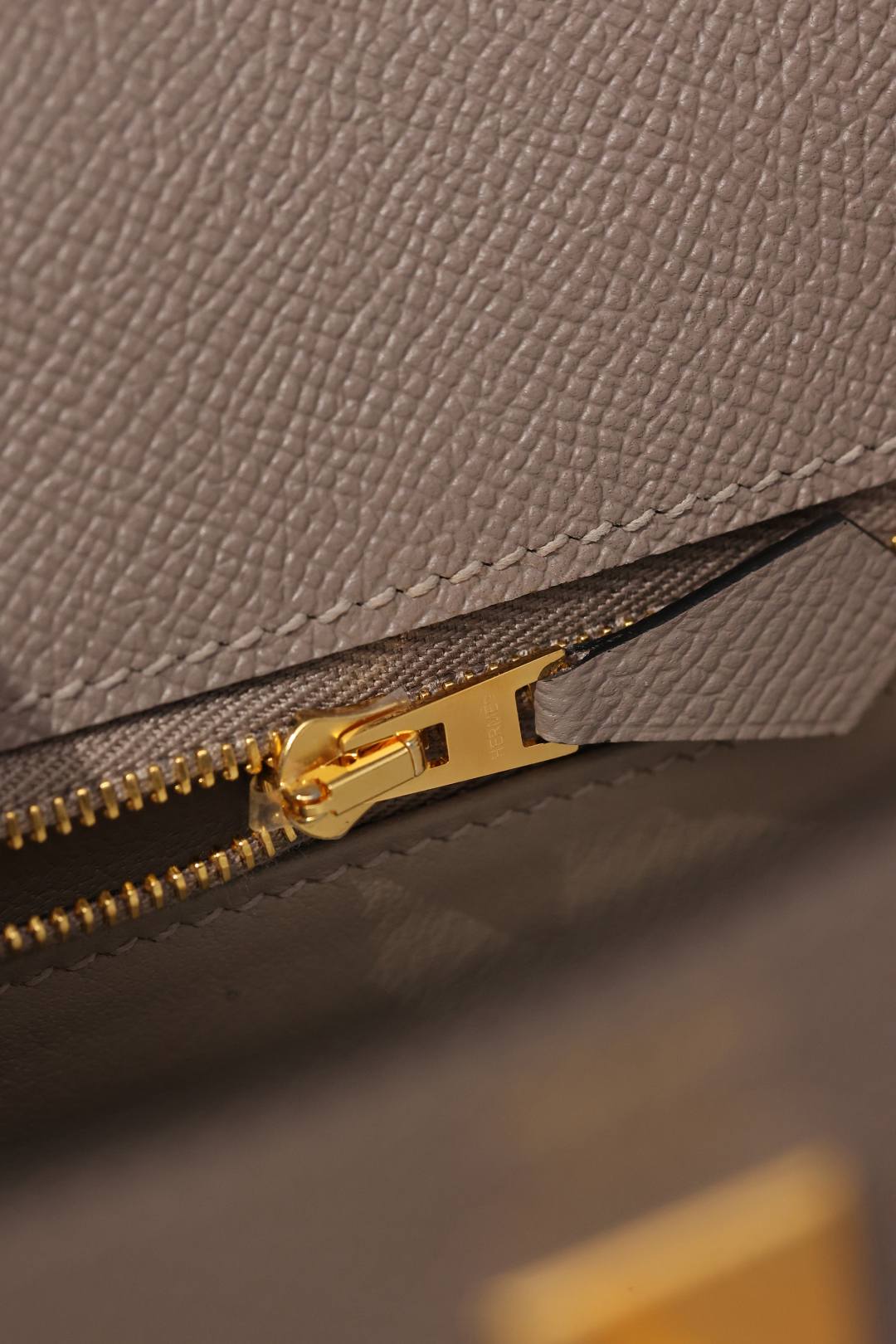 Shebag fully handmade Hermes Kelly 25 bag in grey Epsom(Nov 2025 updated)-Best Quality Fake Louis Vuitton Bag Online Store, Replica designer bag ru Shebag fully handmade Hermes Kelly 25 bag in grey Epsom(Nov 2025 updated)-Best Quality Fake Louis Vuitton Bag Online Store, Replica designer bag ru