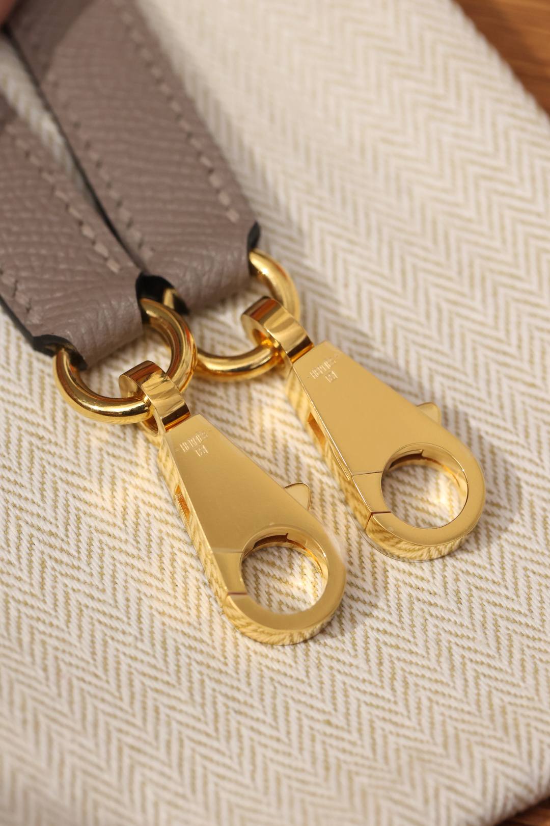 Shebag fully handmade Hermes Kelly 25 bag in grey Epsom(Nov 2025 updated)-Best Quality Fake Louis Vuitton Bag Online Store, Replica designer bag ru Shebag fully handmade Hermes Kelly 25 bag in grey Epsom(Nov 2025 updated)-Best Quality Fake Louis Vuitton Bag Online Store, Replica designer bag ru