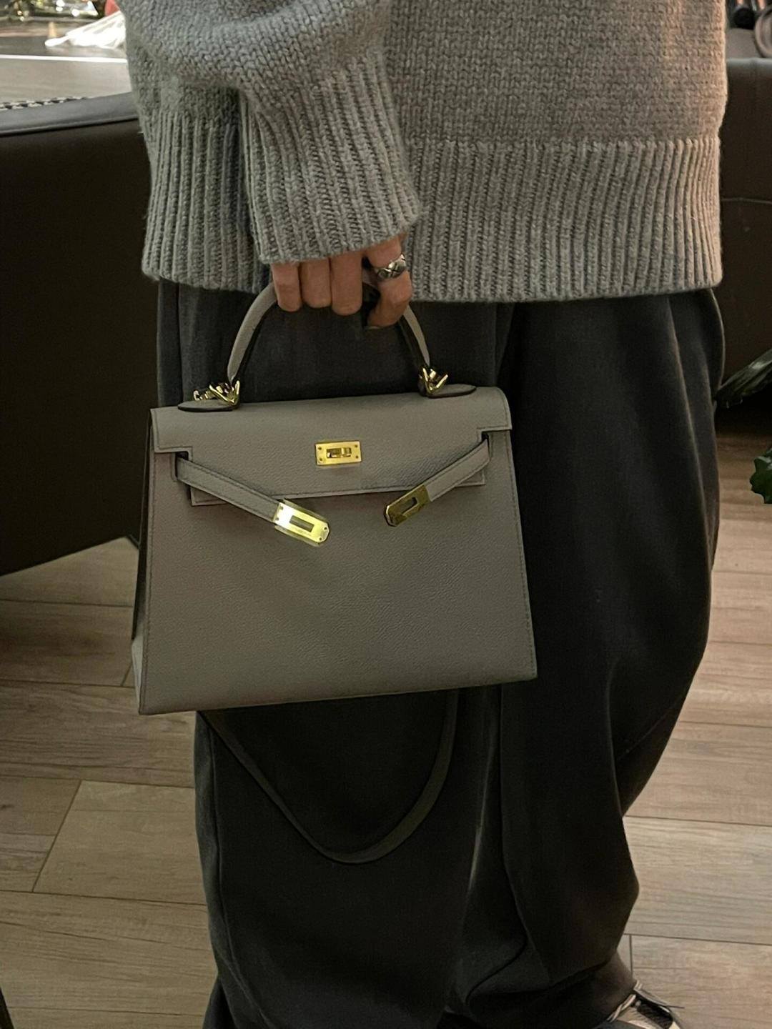 Shebag fully handmade Hermes Kelly 25 bag in grey Epsom(Nov 2025 updated)-Best Quality Fake Louis Vuitton Bag Online Store, Replica designer bag ru Shebag fully handmade Hermes Kelly 25 bag in grey Epsom(Nov 2025 updated)-Best Quality Fake Louis Vuitton Bag Online Store, Replica designer bag ru