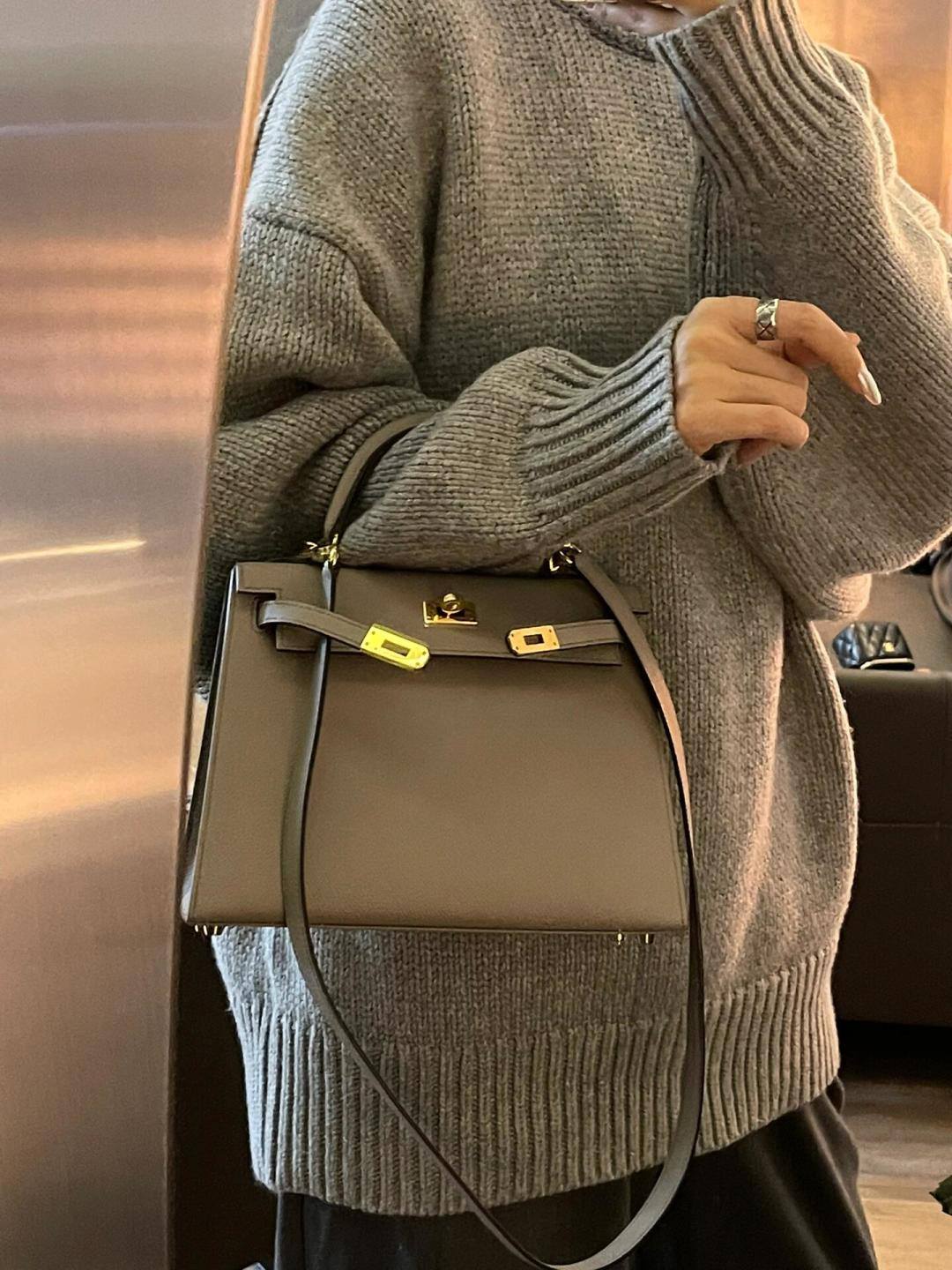 Shebag fully handmade Hermes Kelly 25 bag in grey Epsom(Nov 2025 updated)-Best Quality Fake Louis Vuitton Bag Online Store, Replica designer bag ru Shebag fully handmade Hermes Kelly 25 bag in grey Epsom(Nov 2025 updated)-Best Quality Fake Louis Vuitton Bag Online Store, Replica designer bag ru