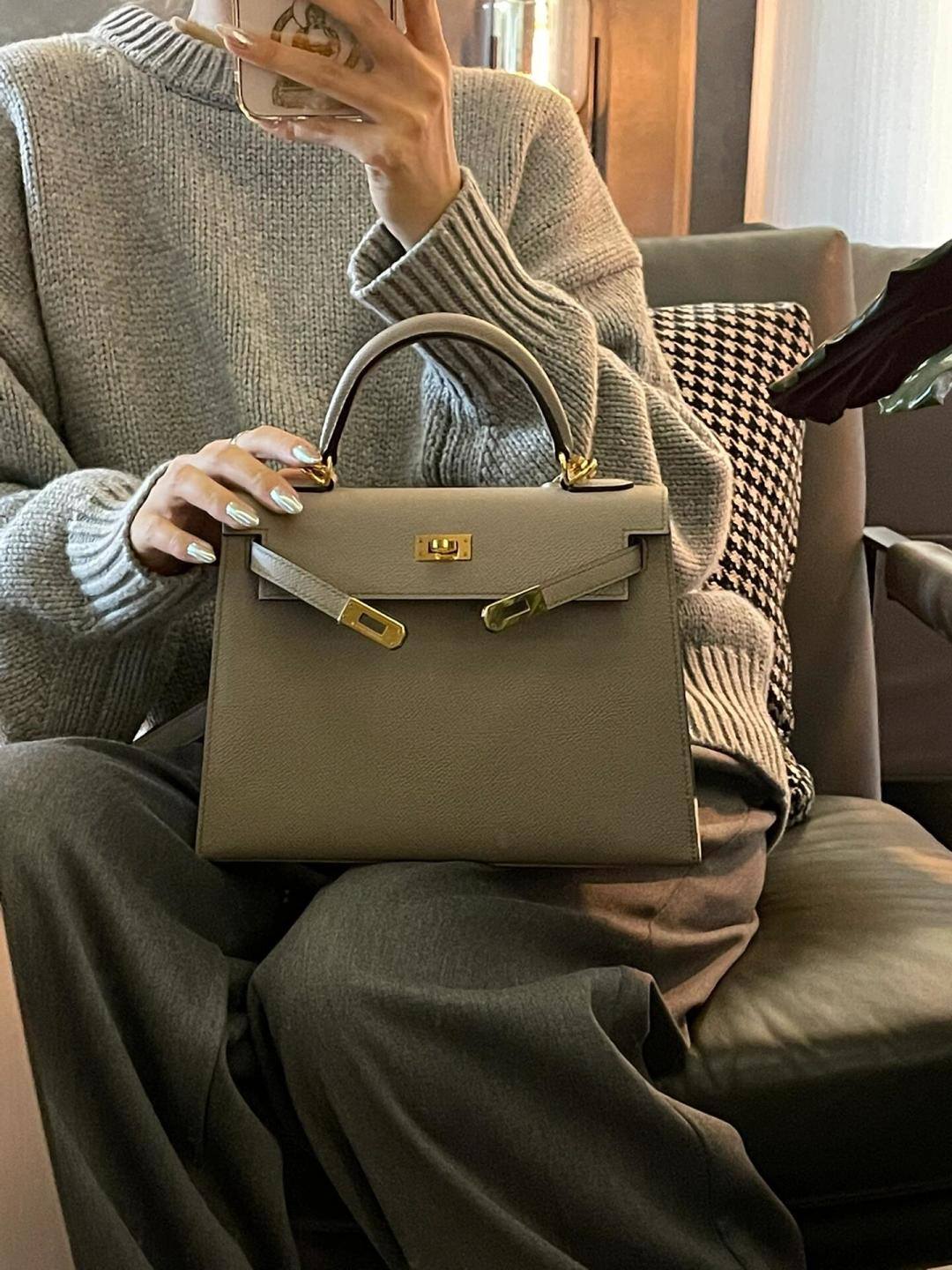 Shebag fully handmade Hermes Kelly 25 bag in grey Epsom(Nov 2025 updated)-Best Quality Fake Louis Vuitton Bag Online Store, Replica designer bag ru Shebag fully handmade Hermes Kelly 25 bag in grey Epsom(Nov 2025 updated)-Best Quality Fake Louis Vuitton Bag Online Store, Replica designer bag ru