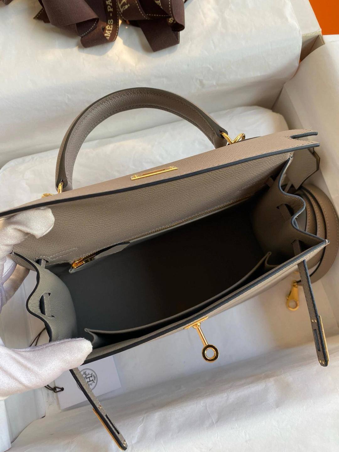 Shebag fully handmade Hermes Kelly 25 bag in grey Epsom(Nov 2025 updated)-Best Quality Fake Louis Vuitton Bag Online Store, Replica designer bag ru Shebag fully handmade Hermes Kelly 25 bag in grey Epsom(Nov 2025 updated)-Best Quality Fake Louis Vuitton Bag Online Store, Replica designer bag ru