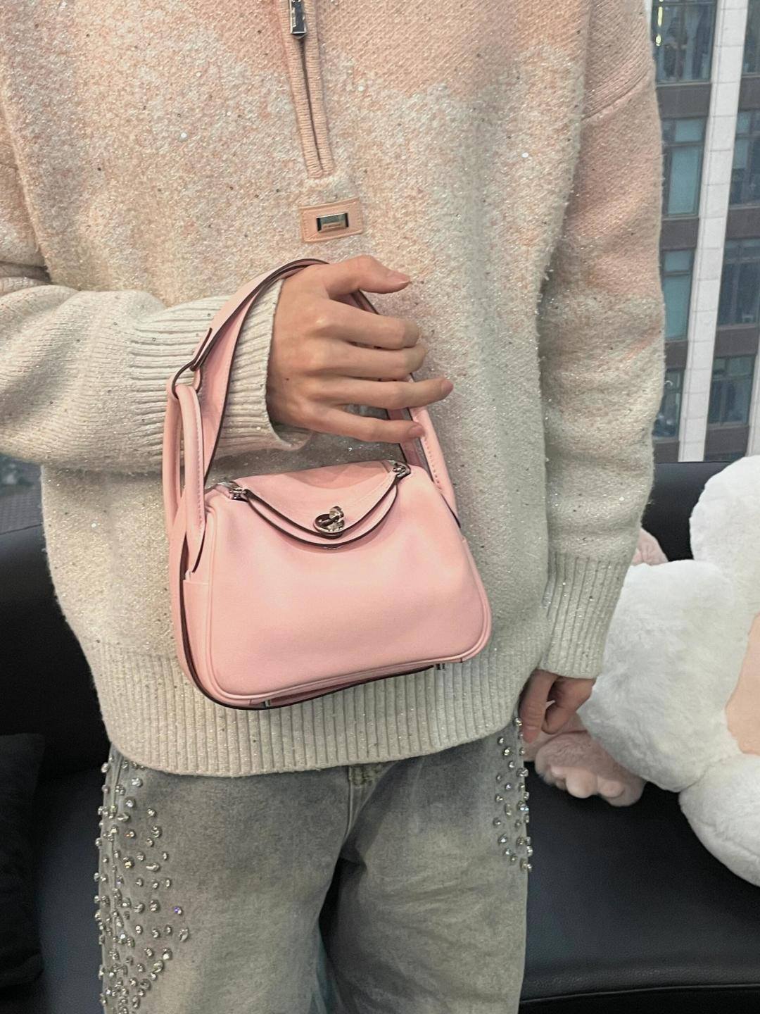 Shebag fully handmade Hermes Mini Lindy 19 bag pink togo review-ਵਧੀਆ ਕੁਆਲਿਟੀ ਨਕਲੀ ਲੁਈਸ ਵਿਟਨ ਬੈਗ ਔਨਲਾਈਨ ਸਟੋਰ, ਰਿਪਲੀਕਾ ਡਿਜ਼ਾਈਨਰ ਬੈਗ ru
