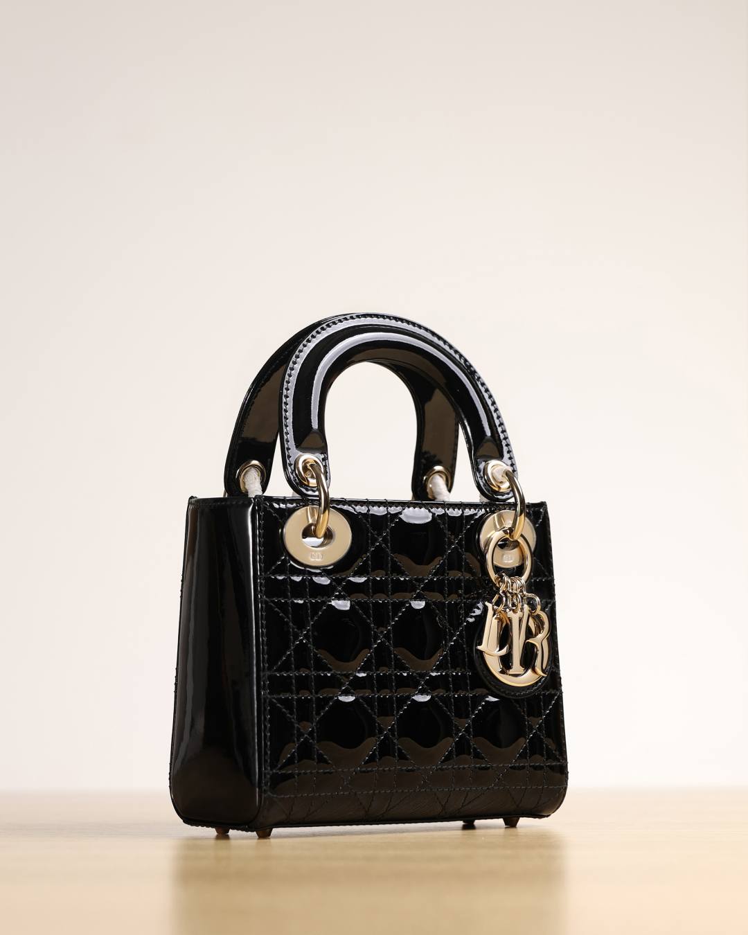 Shebag super replica Lady Dior in Patent black bag review(Dec 2025 updated)-Best Quality Fake Louis Vuitton Bag Online Store, Replica designer bag ru Shebag super replica Lady Dior in Patent black bag review(Dec 2025 updated)-Best Quality Fake Louis Vuitton Bag Online Store, Replica designer bag ru