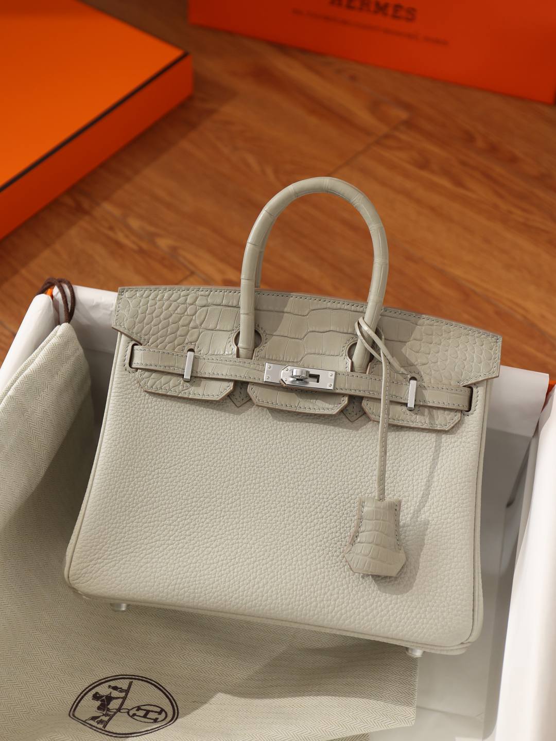 Shebag fully handmade Hermes Birkin 25 bag with crocodile leather(Dec 2025 updated)-Molemo ka ho Fetisisa Lebenkele la Lebenkele la Marang-rang la Fake Louis Vuitton, Replica designer bag ru