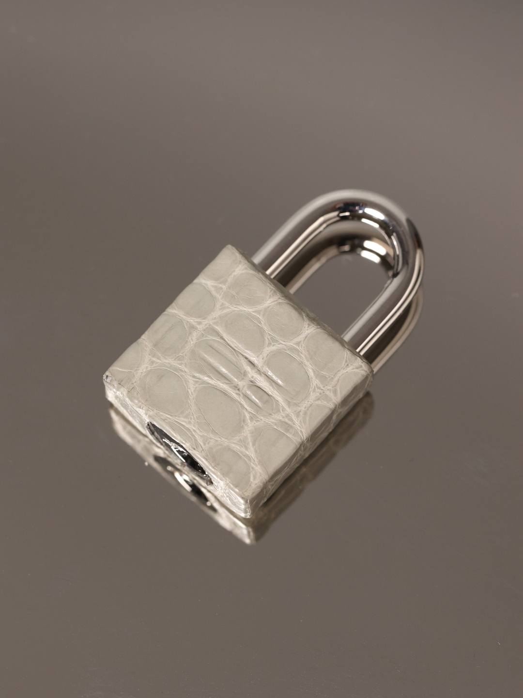 Shebag fully handmade Hermes Birkin 25 bag with crocodile leather(Dec 2025 updated)-Molemo ka ho Fetisisa Lebenkele la Lebenkele la Marang-rang la Fake Louis Vuitton, Replica designer bag ru